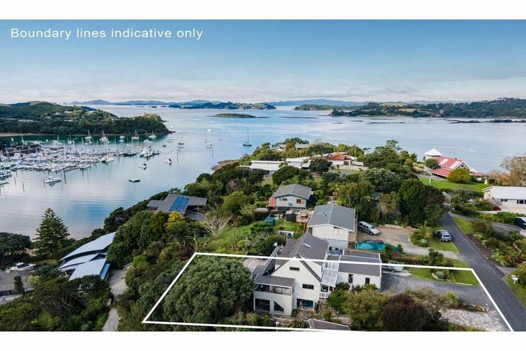 Photo of property in 87 Doves Bay Road, Kerikeri, 0294