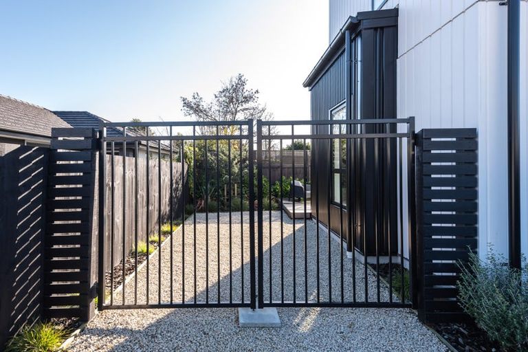 Photo of property in 2/211 Springfield Road, St Albans, Christchurch, 8014