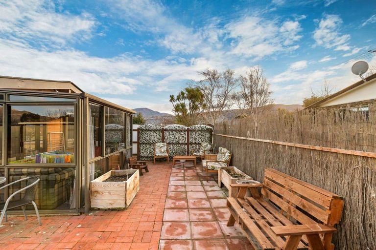 Photo of property in 2 Bruce Street, Cromwell, 9310