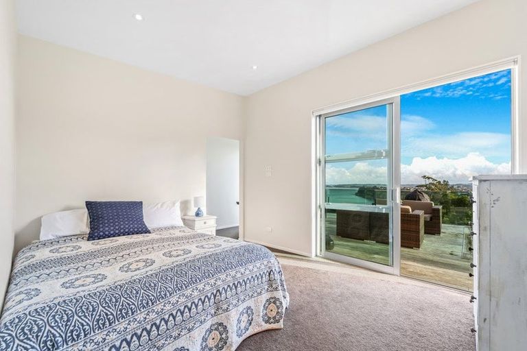 Photo of property in 87 Roberts Road, Matakatia, Whangaparaoa, 0930