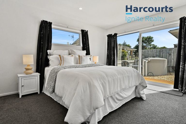 Photo of property in 23a Lane Road, Weymouth, Auckland, 2103