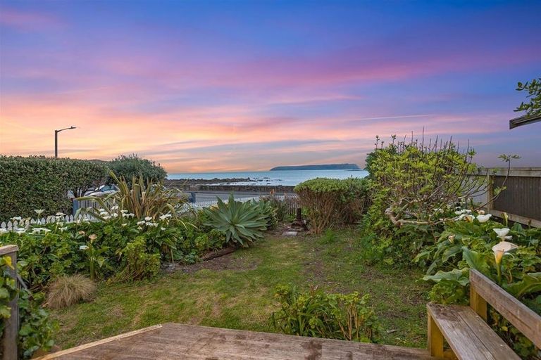 Photo of property in 13 Sunset Parade, Plimmerton, Porirua, 5026