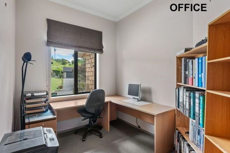 Photo of property in 15 Fairway Oaks Drive, Waikanae Beach, Waikanae, 5036