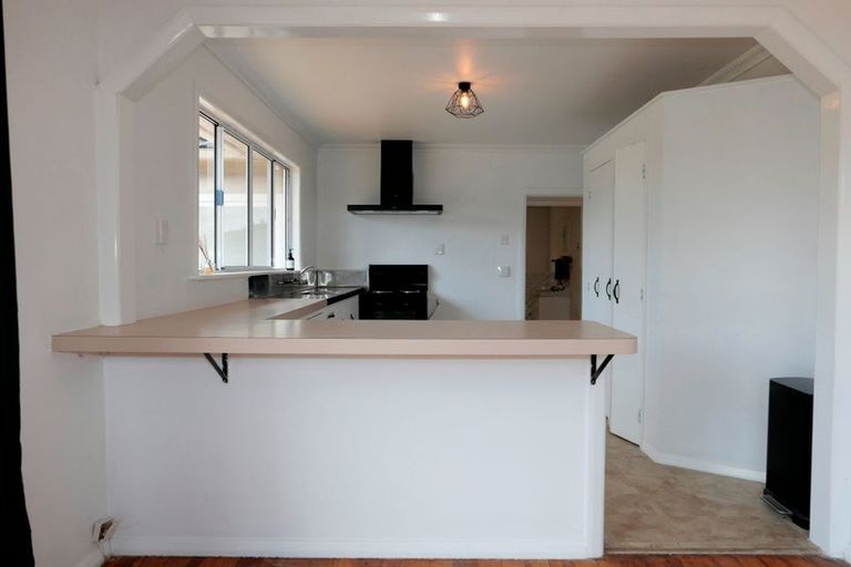 Photo of property in 166 Queen Street West, Levin, 5510