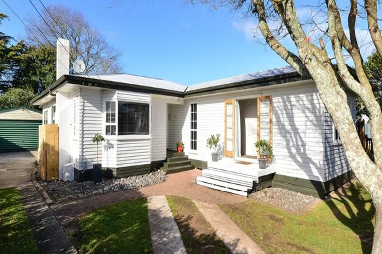 Photo of property in 10 Vardon Road, St Andrews, Hamilton, 3200