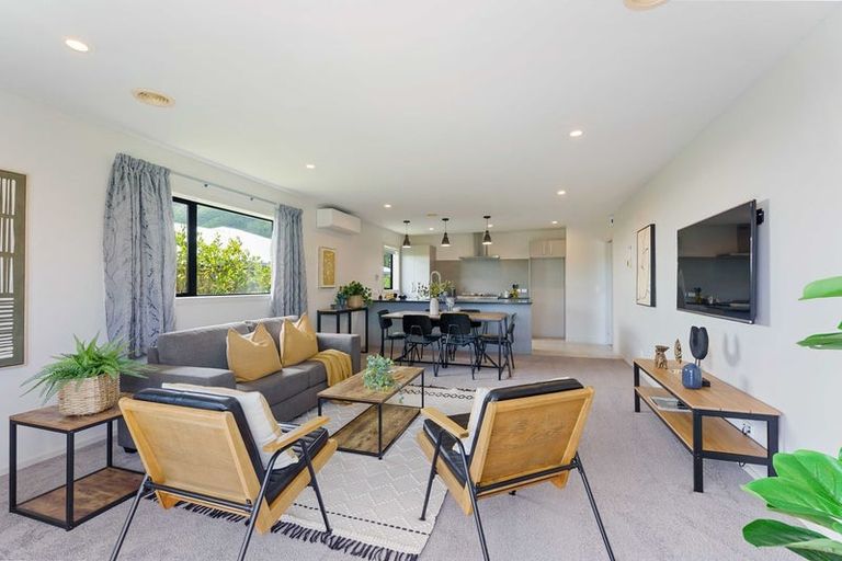 Photo of property in 7 Mahia Lane, Waikanae, 5036