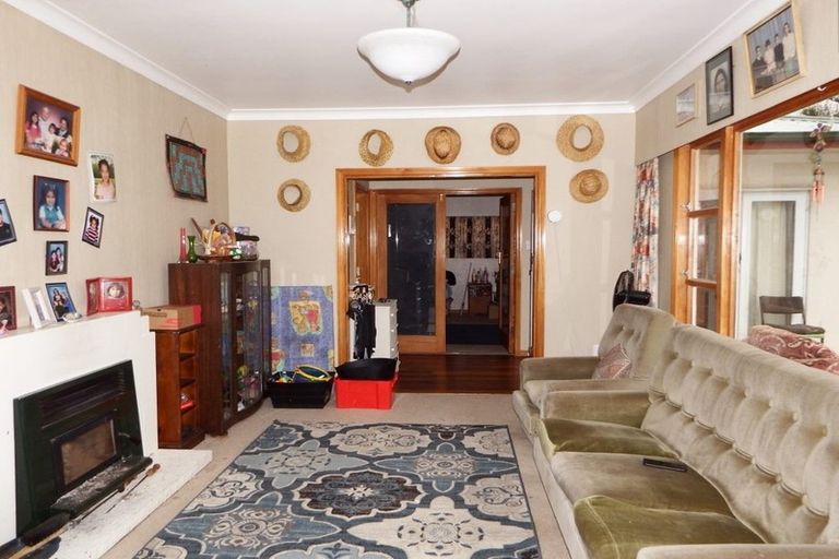 Photo of property in 2 Gloucester Street, Takaro, Palmerston North, 4412