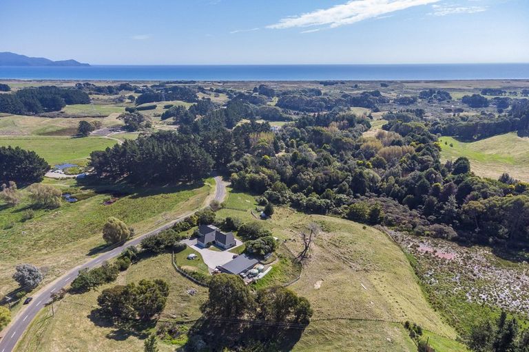 Photo of property in 70 Te Hapua Road, Te Horo, Otaki, 5581