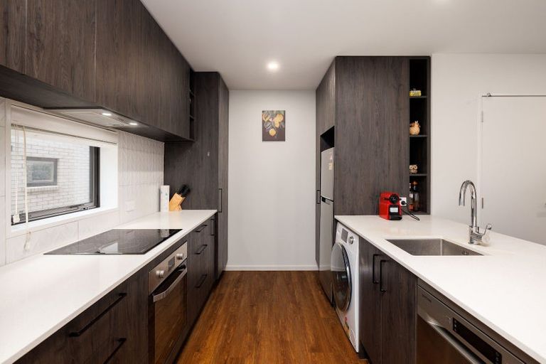 Photo of property in 2/327 Lincoln Road, Addington, Christchurch, 8024