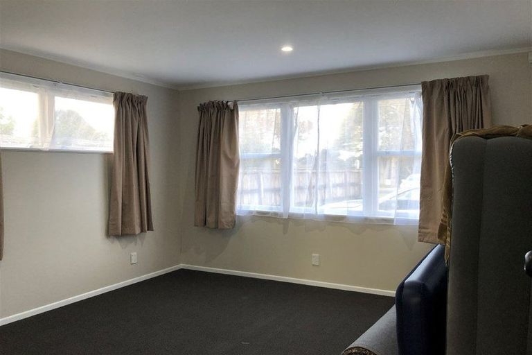 Photo of property in 496 Don Buck Road, Massey, Auckland, 0614