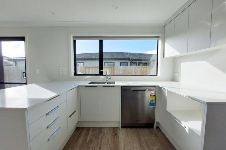 Photo of property in 2/2 Jennian Avenue, Rototuna North, Hamilton, 3281