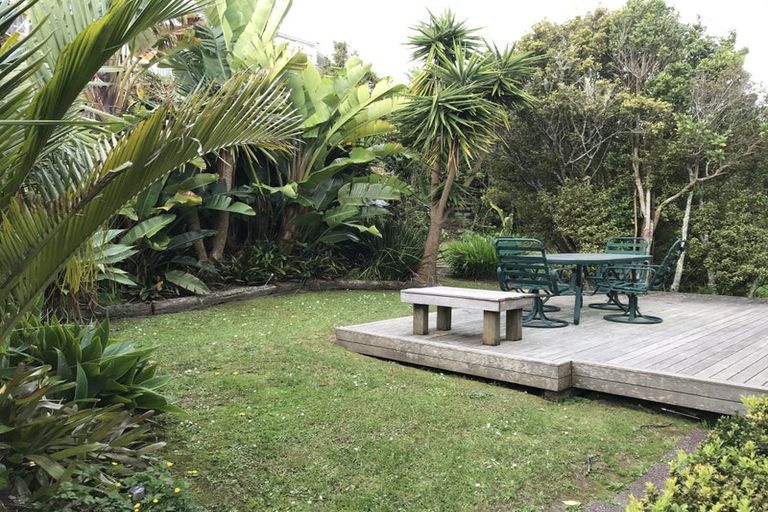 Photo of property in 72 Carlisle Road, Browns Bay, Auckland, 0632