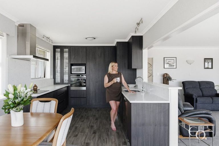 Photo of property in 4 Laing Place, Otumoetai, Tauranga, 3110