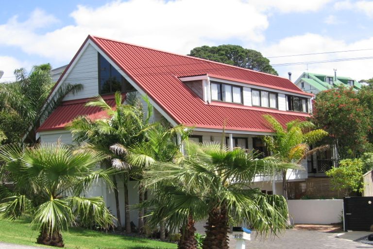 Photo of property in 1/10 Braemar Road, Castor Bay, Auckland, 0620