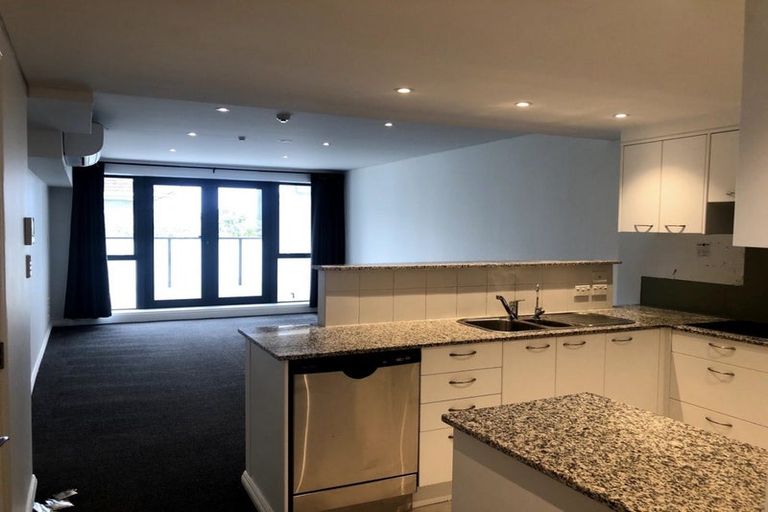 Photo of property in 2/8b Rugby Road, Birkenhead, Auckland, 0626