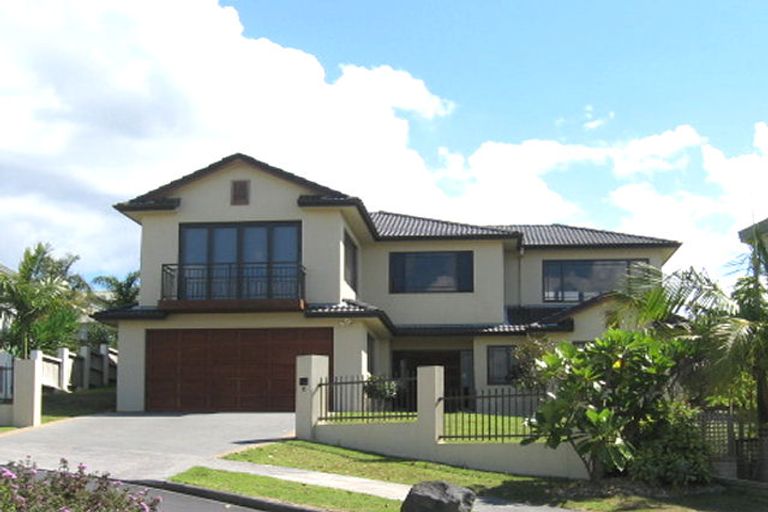 Photo of property in 15 Tornado Place, West Harbour, Auckland, 0618