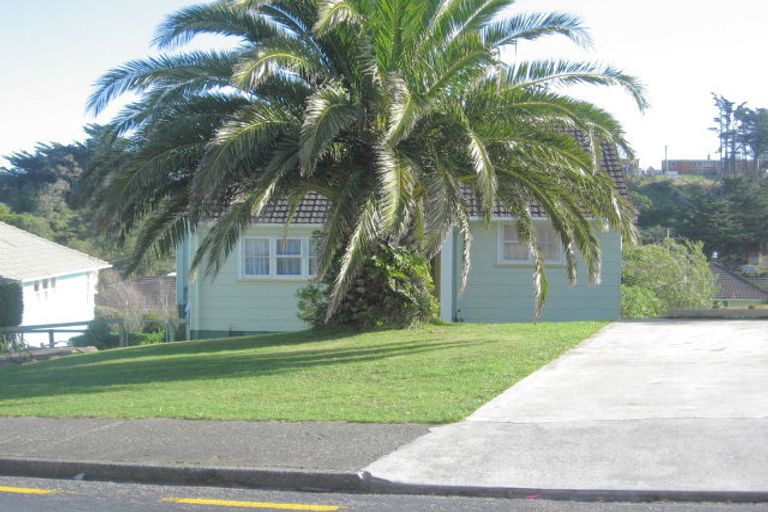 Photo of property in 33 Downes Street, Titahi Bay, Porirua, 5022