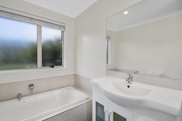 Photo of property in 15 Bodes Lane, Kinloch, Taupo, 3377