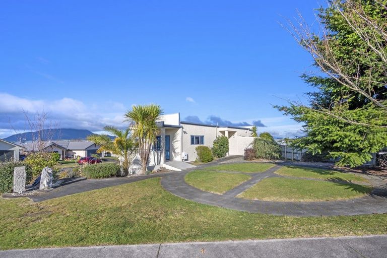 Photo of property in 12 Takawai Place, Nukuhau, Taupo, 3330
