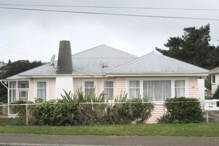 Photo of property in 28-28a Robert Street, Newlands, Wellington, 6037
