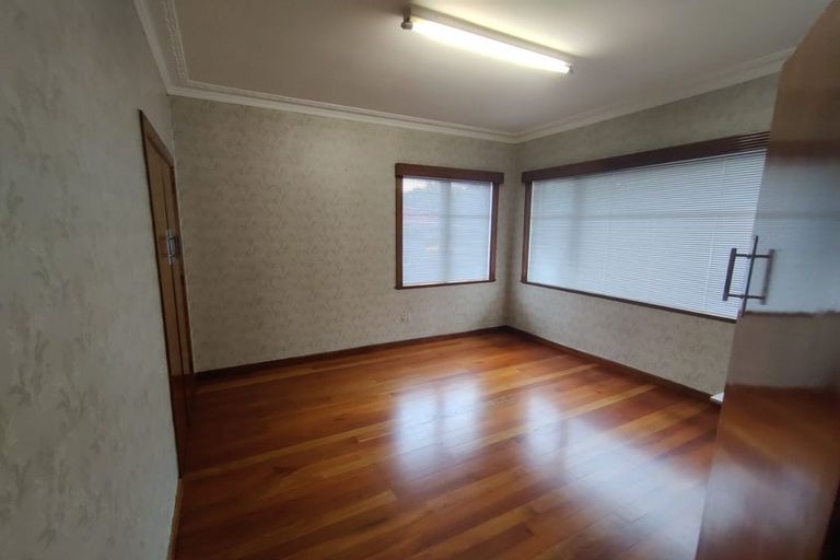 Photo of property in 207 Titirangi Road, Titirangi, Auckland, 0604