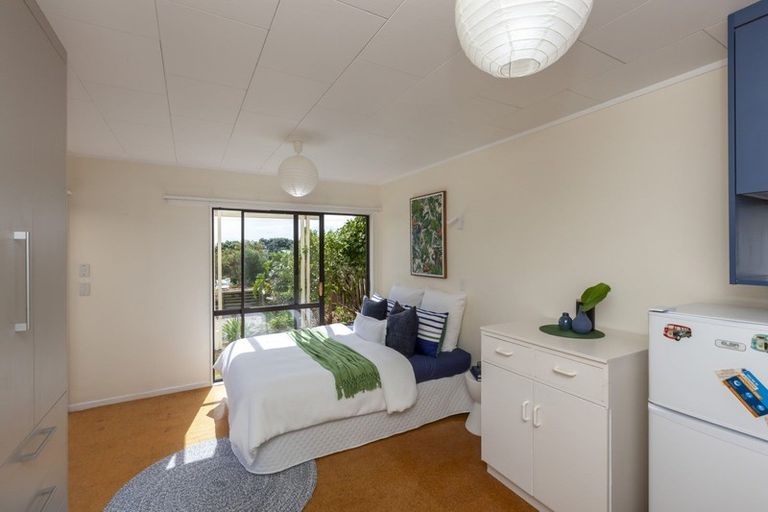 Photo of property in 36 Field Way, Waikanae Beach, Waikanae, 5036