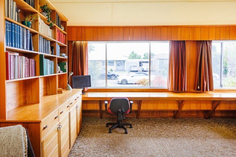 Photo of property in 5 Anaru Place, Awapuni, Palmerston North, 4412