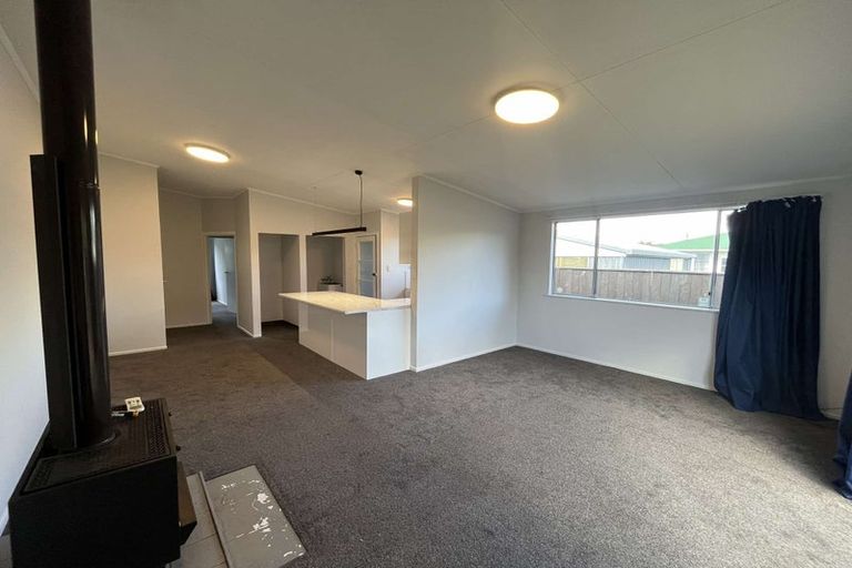 Photo of property in 2/71 Hikurangi Street, Trentham, Upper Hutt, 5018