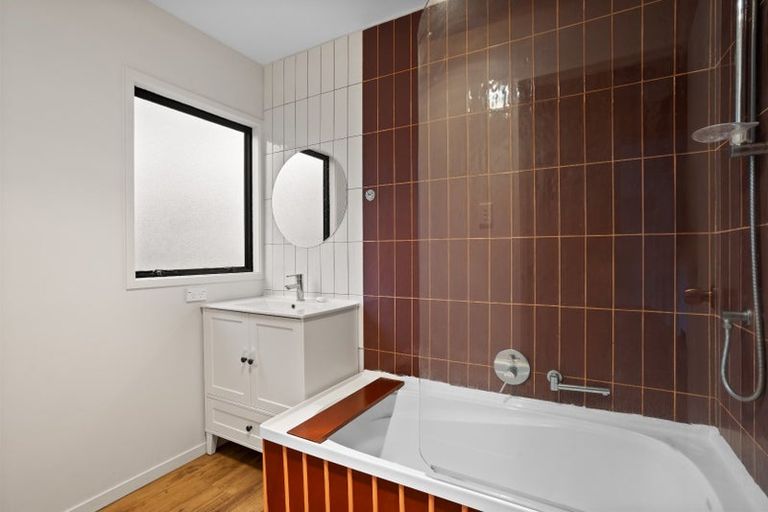 Photo of property in 60a Solar Road, Glen Eden, Auckland, 0602