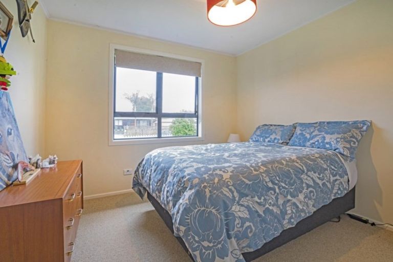 Photo of property in 37 Edgewater Drive, Pakuranga, Auckland, 2010