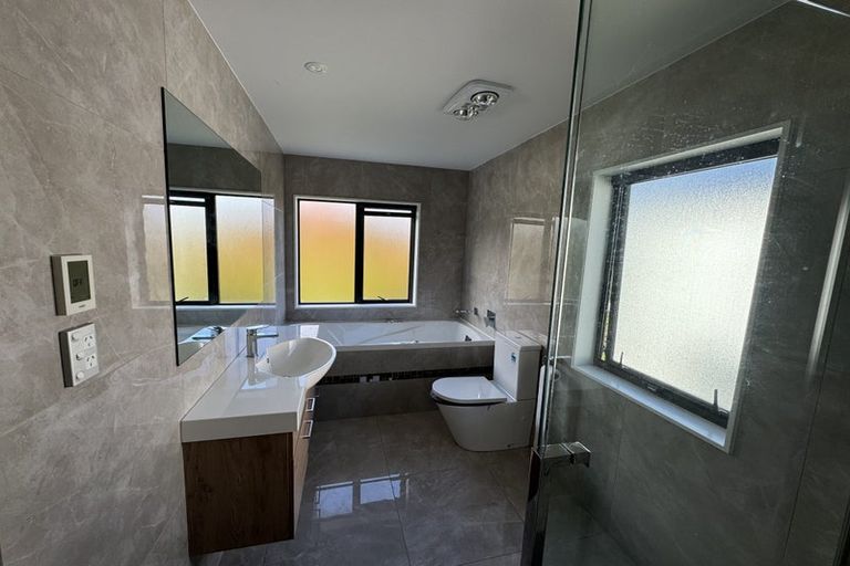 Photo of property in 70 Glendale Road, Glen Eden, Auckland, 0602