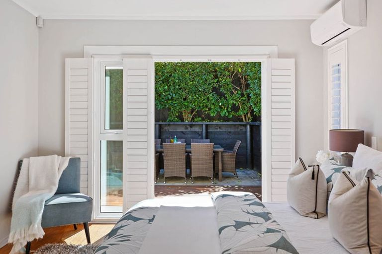 Photo of property in 11 Micawber Place, Mellons Bay, Auckland, 2014