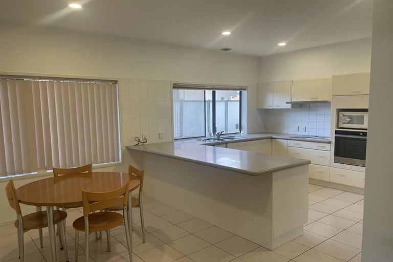 Photo of property in 23 Gillard Place, Eastern Beach, Auckland, 2012