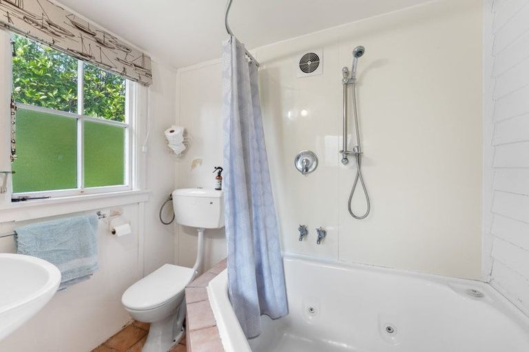 Photo of property in 59 Tutere Street, Waikanae Beach, Waikanae, 5036