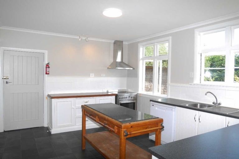 Photo of property in 1 Trig Hill Terrace, Waikanae Beach, Waikanae, 5036
