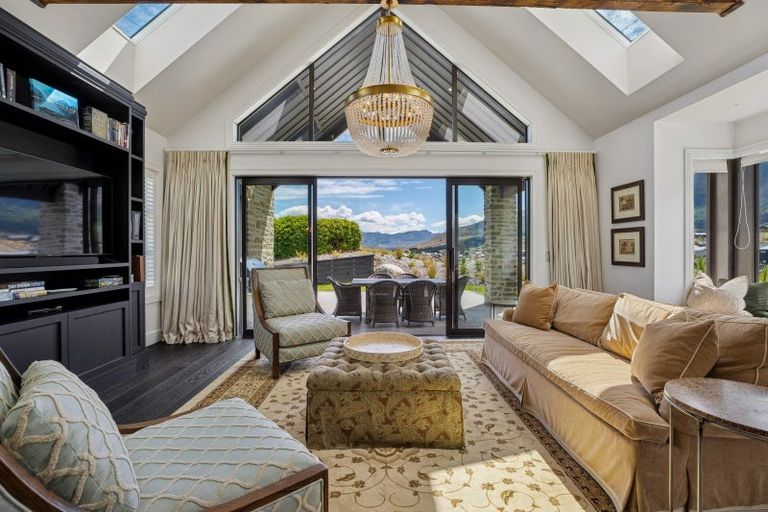 Photo of property in 40 Cunninghams Drive, Jacks Point, Queenstown, 9371