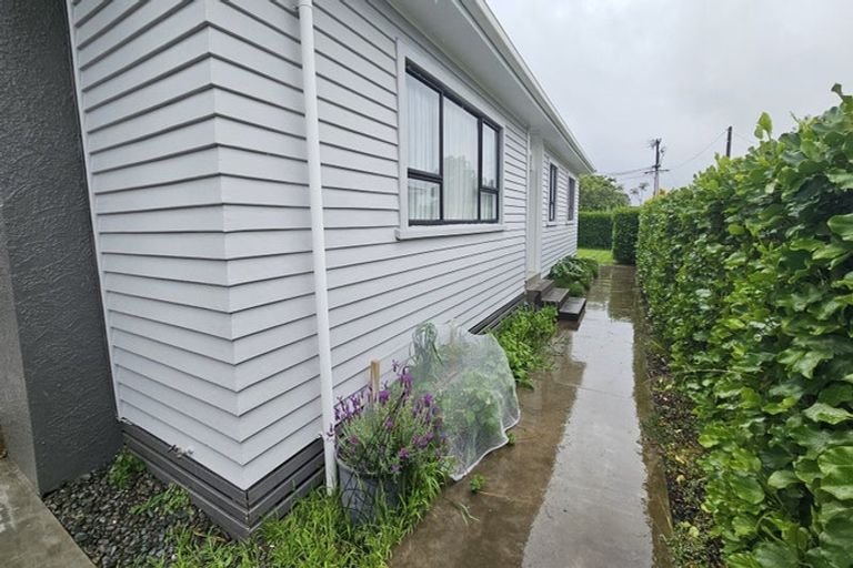 Photo of property in 10 Truby King Street, Merrilands, New Plymouth, 4312