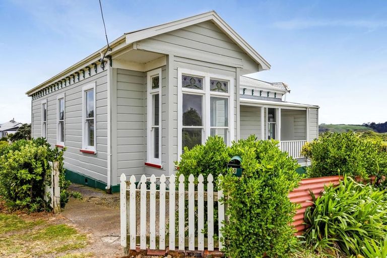 Photo of property in 20 Cambridge Street, Patea, 4520