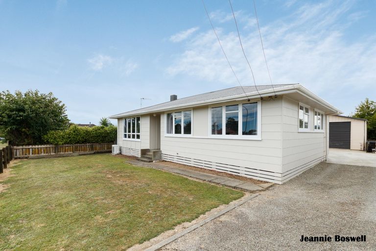 Photo of property in 83 Grey Street, Shannon, 4821