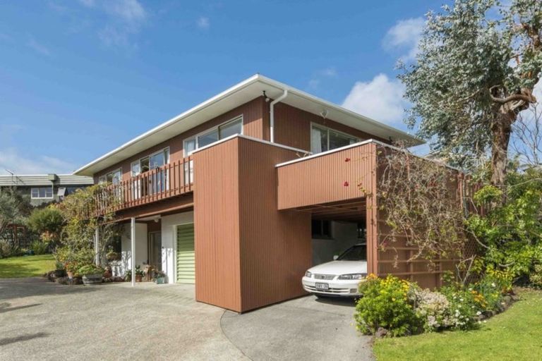 Photo of property in 26 Surville Place, Mairangi Bay, Auckland, 0630
