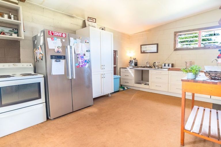 Photo of property in 17 Settlement Road, Kawakawa, 0210