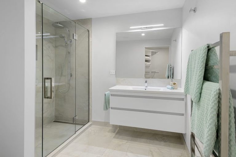 Photo of property in 8a Mandalay Lane, Redcliffs, Christchurch, 8081