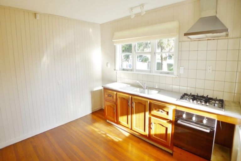 Photo of property in 103 Bolton Street, Blockhouse Bay, Auckland, 0600
