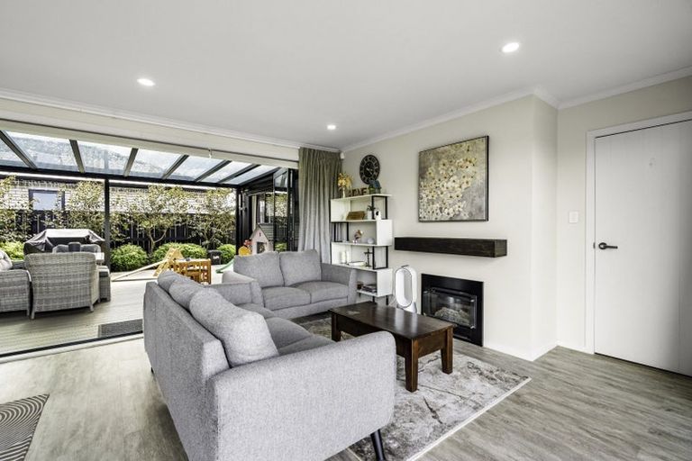 Photo of property in 2 Inuwai Street, Glenview, Hamilton, 3206