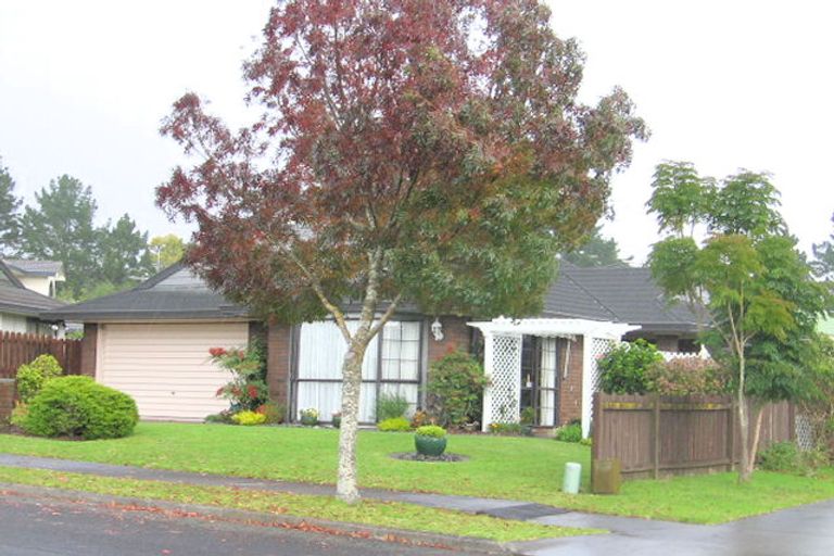 Photo of property in 1/32 Headcorn Place, Botany Downs, Auckland, 2010