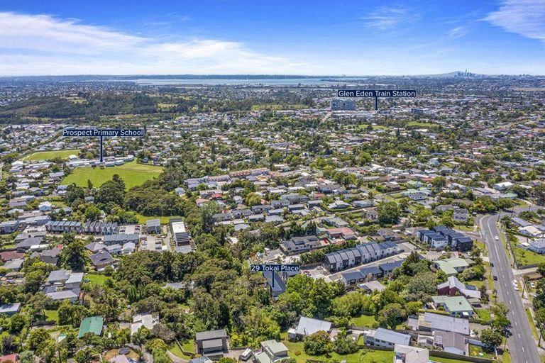 Photo of property in 29 Tokai Place, Glen Eden, 0602