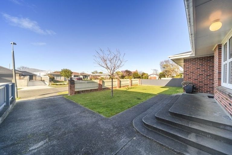 Photo of property in 6 Innes Place, Roslyn, Palmerston North, 4414