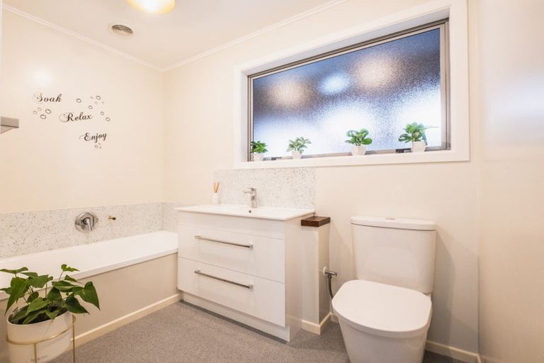 Photo of property in 7 Trimble Place, Bell Block, New Plymouth, 4312