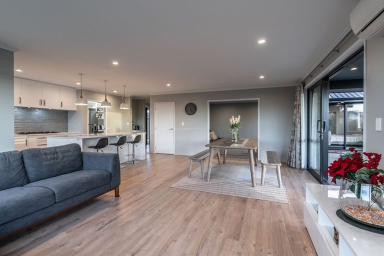 Photo of property in 33 Rose Leigh Drive, Cambridge, 3434