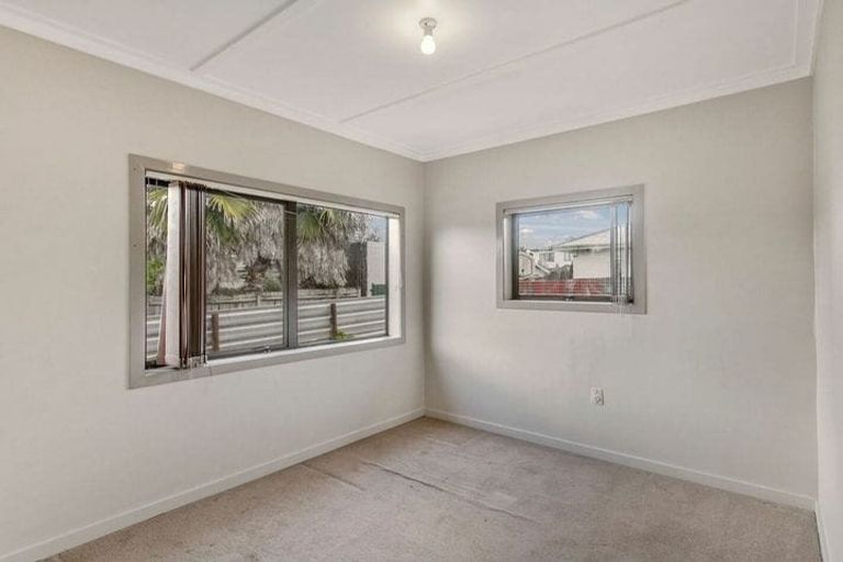 Photo of property in 73a Weymouth Road, Manurewa, Auckland, 2102